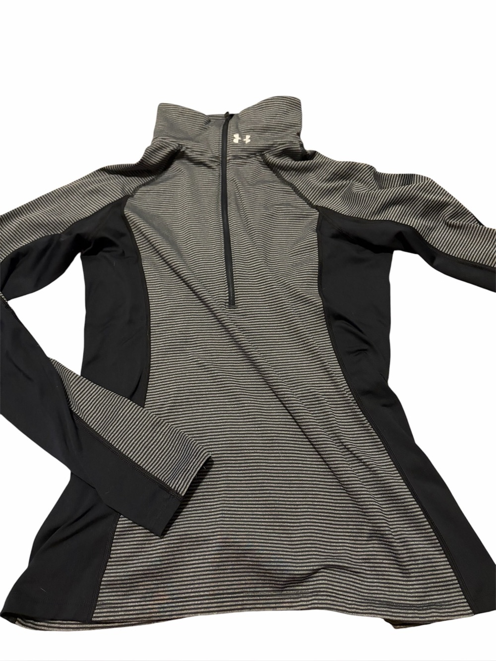 Under Armour Women’s Long Sleeve Turtleneck Pull Over Sweater